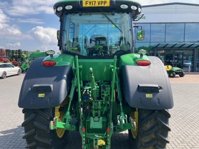 John Deere 7230R - Farm tractor: picture 5 John Deere 7230R - Farm tractor: picture 5