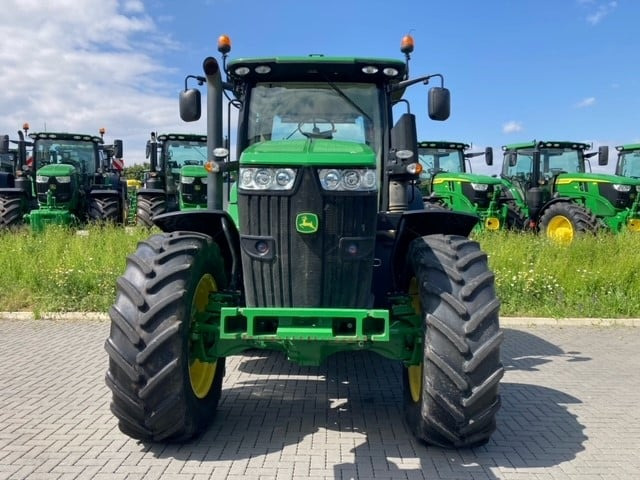 John Deere 7230R - Farm tractor: picture 2 John Deere 7230R - Farm tractor: picture 2