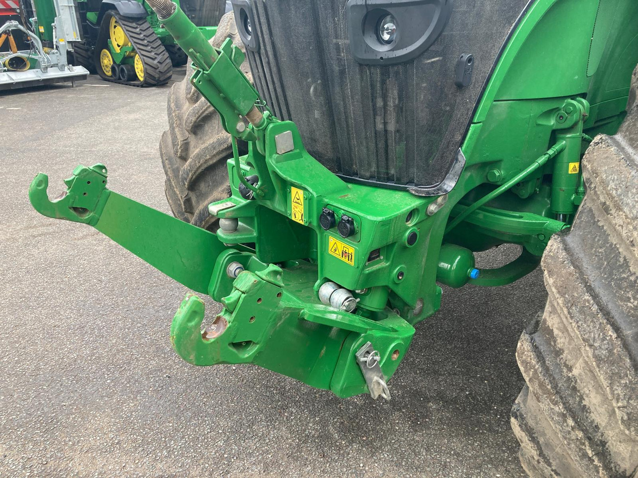 John Deere 7R 310 - Farm tractor: picture 3 John Deere 7R 310 - Farm tractor: picture 3