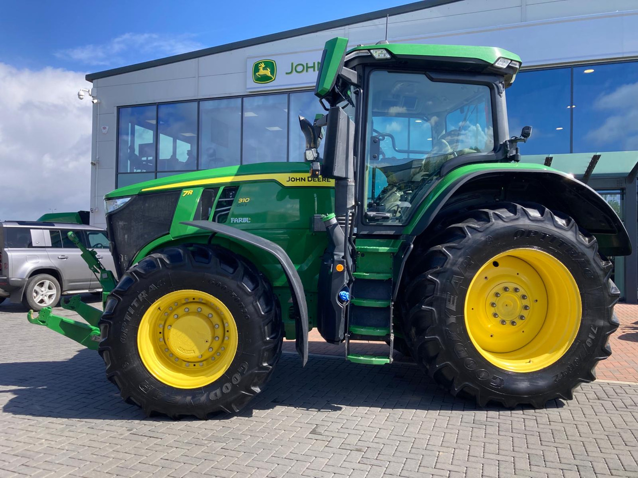 John Deere 7R 310 - Farm tractor: picture 5 John Deere 7R 310 - Farm tractor: picture 5
