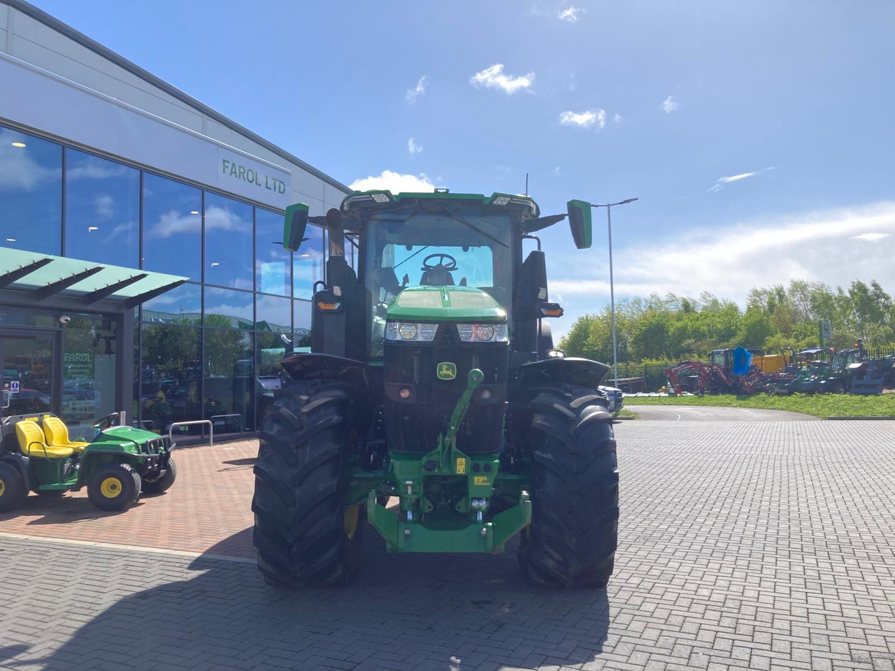 John Deere 7R 310 - Farm tractor: picture 4 John Deere 7R 310 - Farm tractor: picture 4