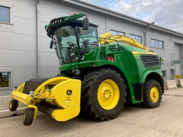 John Deere 8500i - Forage harvester: picture 1 John Deere 8500i - Forage harvester: picture 1