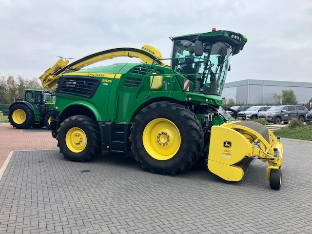 John Deere 9700i - Forage harvester: picture 1 John Deere 9700i - Forage harvester: picture 1