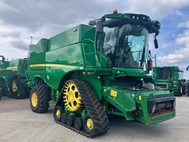 John Deere S790 - Combine harvester: picture 2 John Deere S790 - Combine harvester: picture 2
