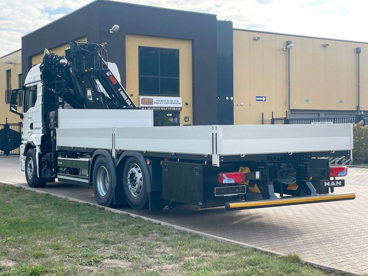 MAN TGS 26.480 /6X Hiab X-HIRRO 302 E-6 JIB 70x4 - Dropside/ Flatbed truck, Crane truck: picture 4 MAN TGS 26.480 /6X Hiab X-HIRRO 302 E-6 JIB 70x4 - Dropside/ Flatbed truck, Crane truck: picture 4