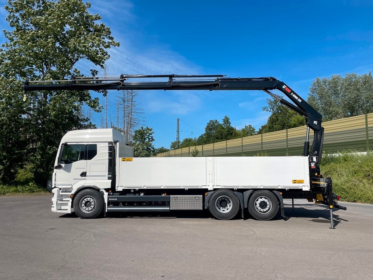 MAN TGS 26.480 6X2 Euro6 Retarder HIAB 228 - 4 - Dropside/ Flatbed truck, Crane truck: picture 3 MAN TGS 26.480 6X2 Euro6 Retarder HIAB 228 - 4 - Dropside/ Flatbed truck, Crane truck: picture 3