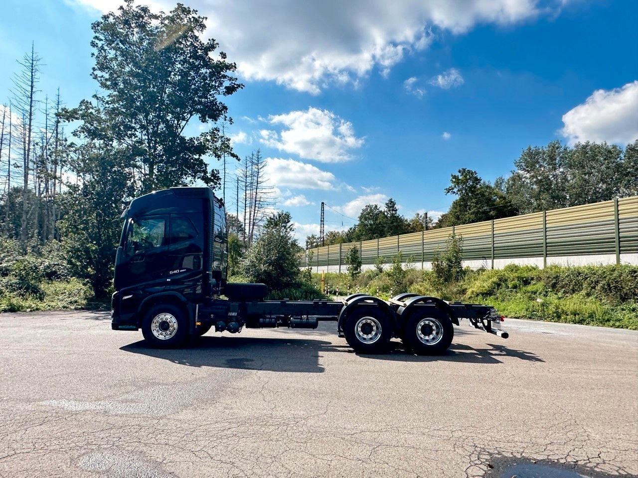 Volvo FH 540 6x4 - Cab chassis truck: picture 3 Volvo FH 540 6x4 - Cab chassis truck: picture 3