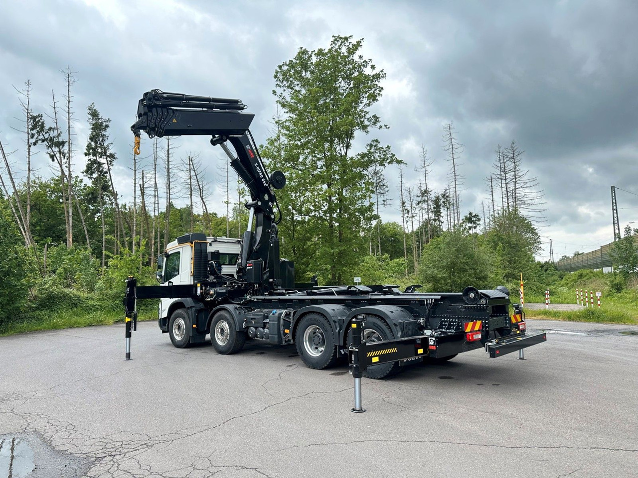Hook lift truck, Crane truck Volvo FMX 500 8x4 Abrollkipper + Kran Hiab 658-6: picture 20