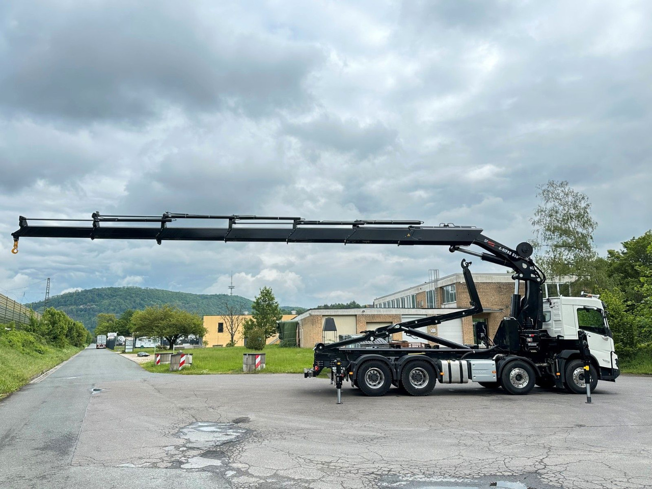 Hook lift truck, Crane truck Volvo FMX 500 8x4 Abrollkipper + Kran Hiab 658-6: picture 13