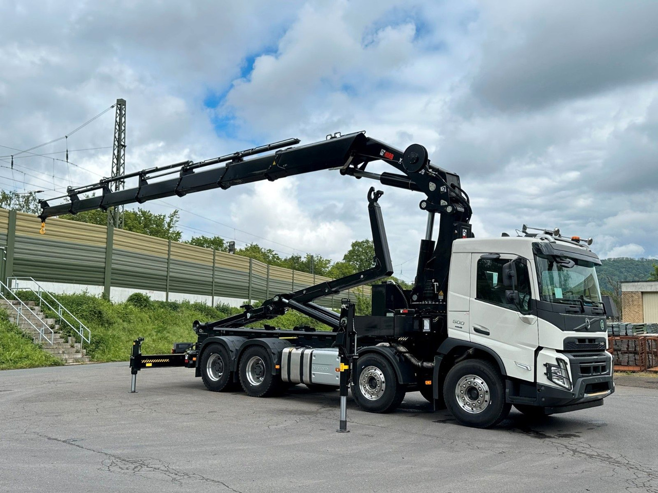 Hook lift truck, Crane truck Volvo FMX 500 8x4 Abrollkipper + Kran Hiab 658-6: picture 15