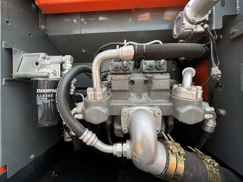 HITACHI ZX200-3 - Crawler excavator: picture 4 HITACHI ZX200-3 - Crawler excavator: picture 4