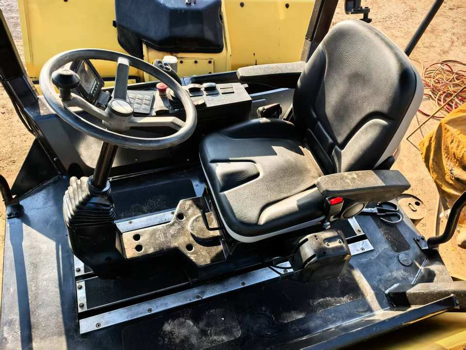 Hot Sale Used Dynapac CC6200 Road Roller Good Condition Double Steel Wheel Original Sweden Construction Machine Cheap Loader - Road roller: picture 3 Hot Sale Used Dynapac CC6200 Road Roller Good Condition Double Steel Wheel Original Sweden Construction Machine Cheap Loader - Road roller: picture 3