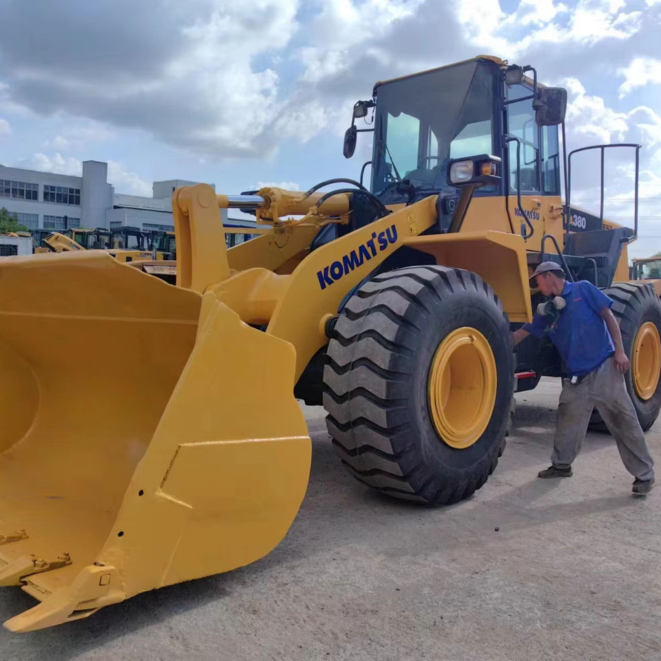 Hot Sale Used Komatsu WA380-6 Wheel Loader Backhoe Loader with Excellent Front Loading Feature - Wheel loader: picture 1 Hot Sale Used Komatsu WA380-6 Wheel Loader Backhoe Loader with Excellent Front Loading Feature - Wheel loader: picture 1