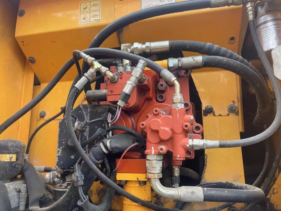 Original Good Quality USED Excavators R210 W-9T 21 Ton Excavator Wheel Excavator for HYUNDAI - Wheel excavator: picture 5 Original Good Quality USED Excavators R210 W-9T 21 Ton Excavator Wheel Excavator for HYUNDAI - Wheel excavator: picture 5