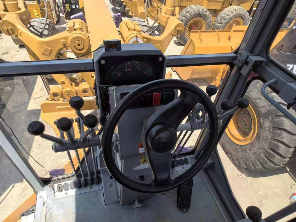 Second Hand Used Construction Machinery CAT 140K 15 Ton Grader for Sale 1000H From Shanghai Japanese Brand Good Condition - Grader: picture 4 Second Hand Used Construction Machinery CAT 140K 15 Ton Grader for Sale 1000H From Shanghai Japanese Brand Good Condition - Grader: picture 4