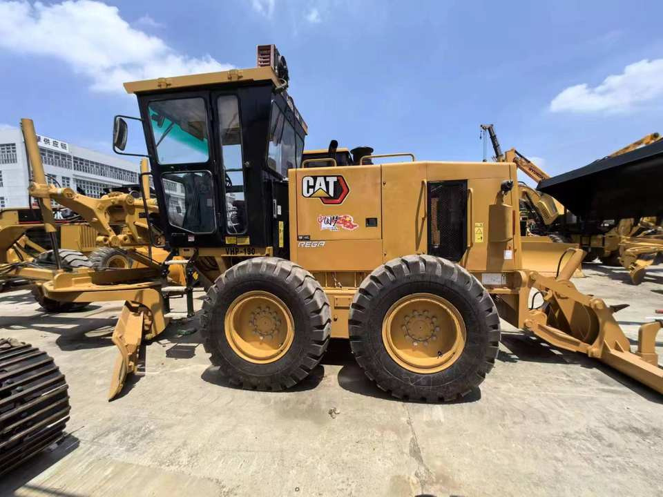 Second Hand Used Construction Machinery CAT 140K 15 Ton Grader for Sale 1000H From Shanghai Japanese Brand Good Condition - Grader: picture 3 Second Hand Used Construction Machinery CAT 140K 15 Ton Grader for Sale 1000H From Shanghai Japanese Brand Good Condition - Grader: picture 3