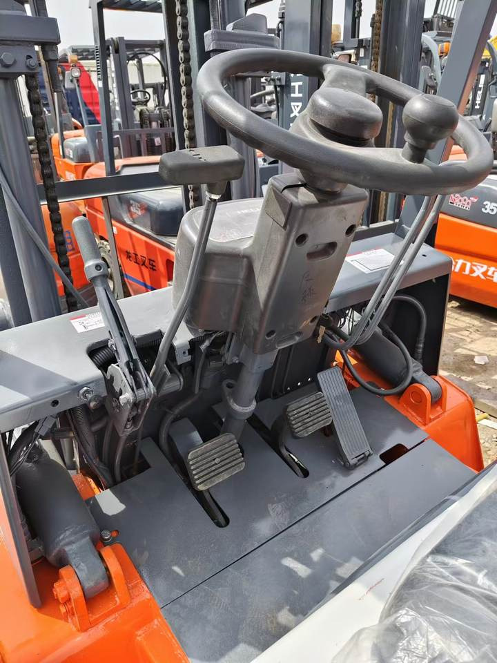 Used 3-Ton Heli Diesel Forklift Truck Model CPCD30 - Diesel forklift: picture 5 Used 3-Ton Heli Diesel Forklift Truck Model CPCD30 - Diesel forklift: picture 5