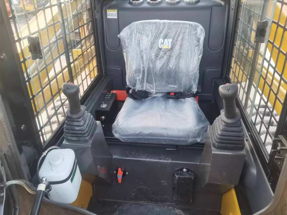 Skid steer loader Used CAT 277D Skid Steer Loader Construction Machinery Caterpillar Skid Steer Loader: picture 6 Skid steer loader Used CAT 277D Skid Steer Loader Construction Machinery Caterpillar Skid Steer Loader: picture 6