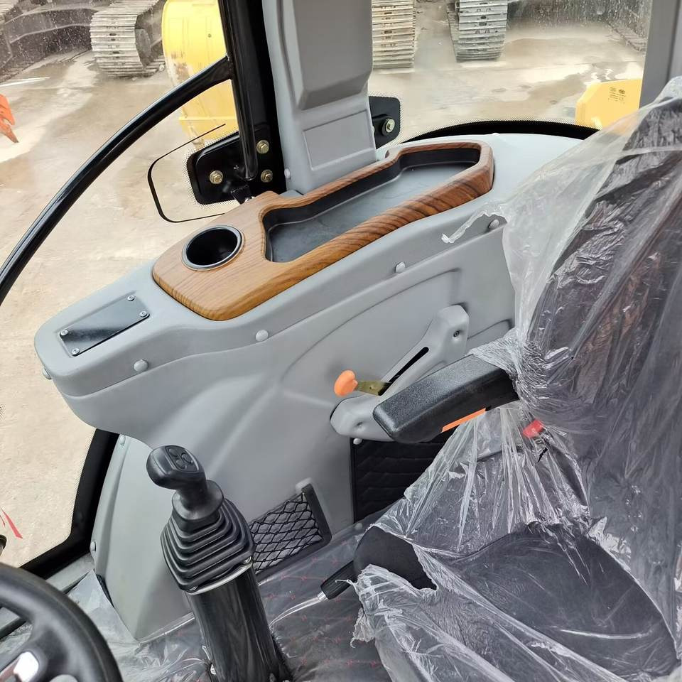 Used Caterpillar CAT 420F 420F2 Backhoe Loader Retro Excavator CAT420F CAT420F2 Cheap Price for Sale - Backhoe loader: picture 4 Used Caterpillar CAT 420F 420F2 Backhoe Loader Retro Excavator CAT420F CAT420F2 Cheap Price for Sale - Backhoe loader: picture 4