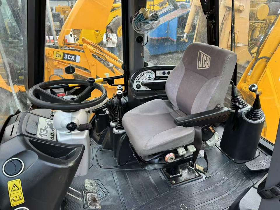 Used Jcb 4Cx Backhoe Loader for Sale Perfect Condition Used Loaders - Backhoe loader: picture 5 Used Jcb 4Cx Backhoe Loader for Sale Perfect Condition Used Loaders - Backhoe loader: picture 5