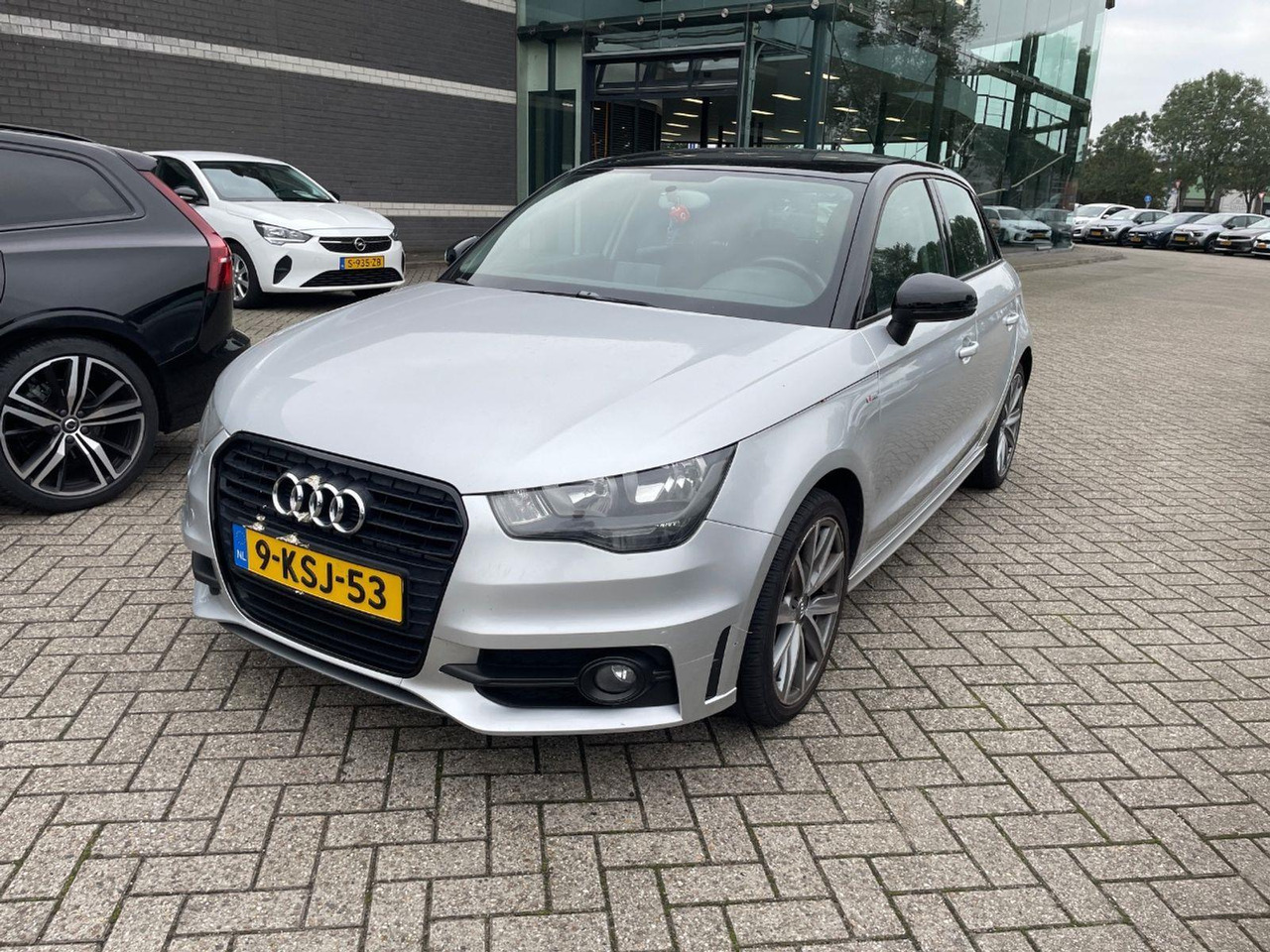 Audi A1 Sportback 1.2 TFSI Admired | 2013 | 216.082 km | 9KSJ53 | NAP: Logisch - Hatchback: picture 1 Audi A1 Sportback 1.2 TFSI Admired | 2013 | 216.082 km | 9KSJ53 | NAP: Logisch - Hatchback: picture 1