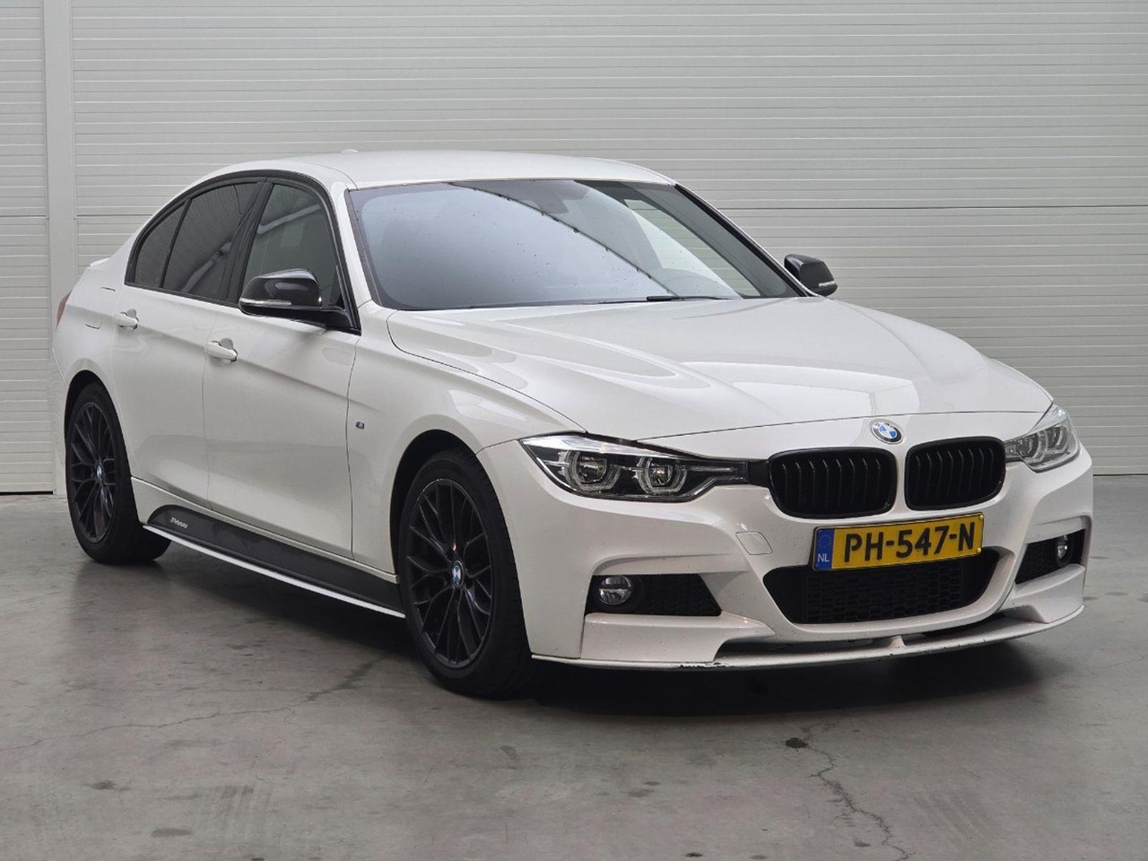BMW 3-serie 318i High Executive | 2017 | 132.699 km | PH547N | NAP: Logisch - Sedan: picture 2 BMW 3-serie 318i High Executive | 2017 | 132.699 km | PH547N | NAP: Logisch - Sedan: picture 2