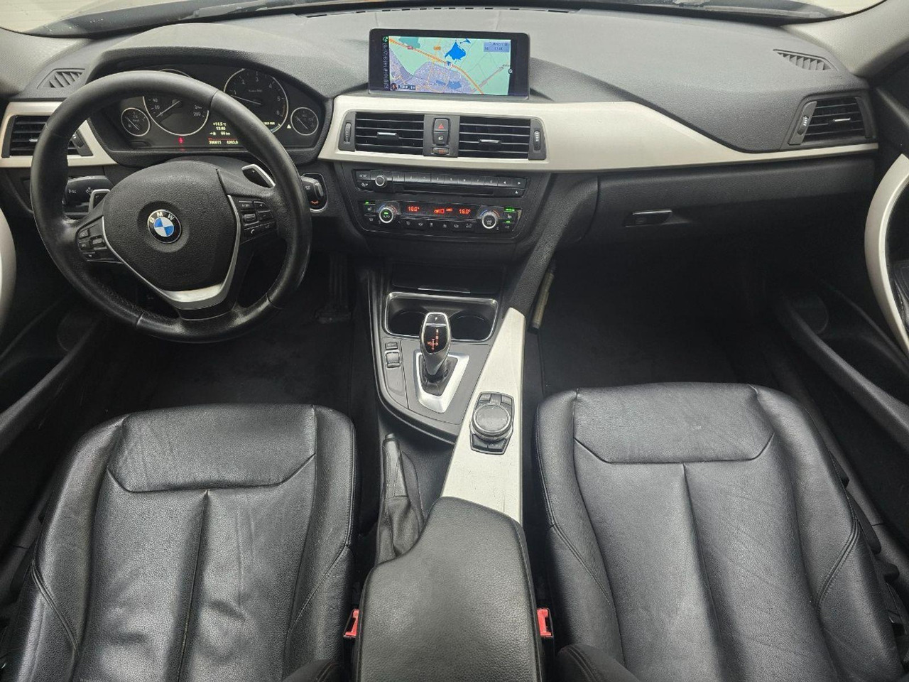 BMW 3-serie 320d EfficientDynamics Edition High Executive | 2014 | 300.611 km | Automaat | 7XTB45 | NAP: Logisch - Sedan: picture 5 BMW 3-serie 320d EfficientDynamics Edition High Executive | 2014 | 300.611 km | Automaat | 7XTB45 | NAP: Logisch - Sedan: picture 5