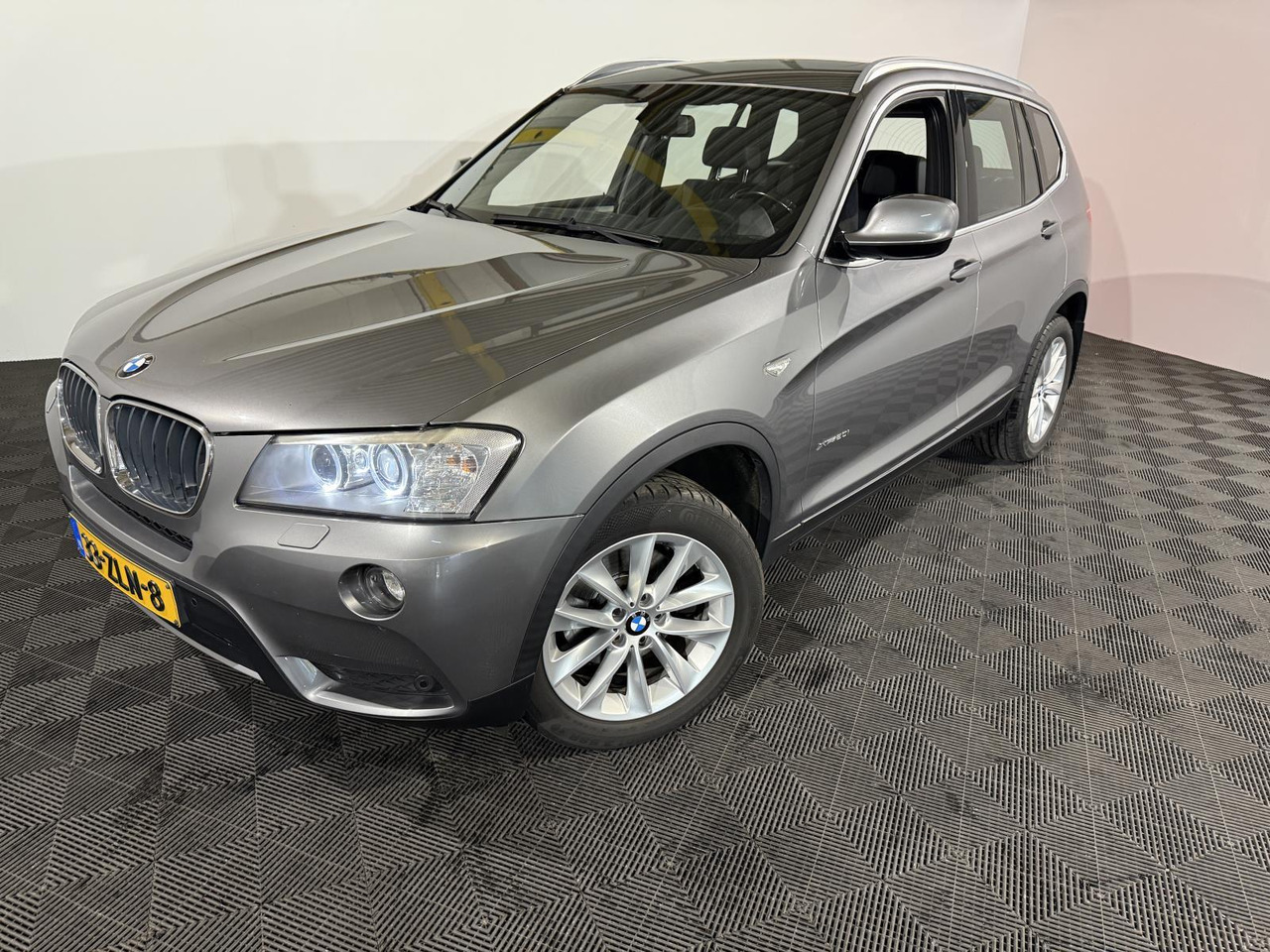 BMW | X3 | xDrive20i High Executive | 2013 | 252.834 km | Automaat | 33ZLN8 | Logisch - SUV: picture 1 BMW | X3 | xDrive20i High Executive | 2013 | 252.834 km | Automaat | 33ZLN8 | Logisch - SUV: picture 1