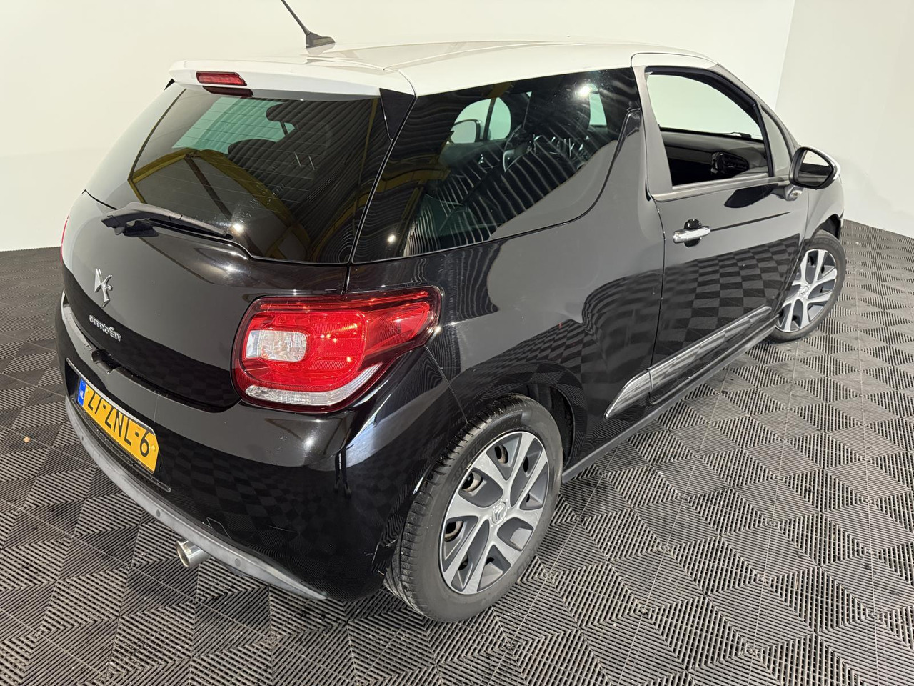 Citroen | DS3 | 1.2 VTi Business | 2013 | 136.694 km | 27ZNL6 | Logisch - Hatchback: picture 5 Citroen | DS3 | 1.2 VTi Business | 2013 | 136.694 km | 27ZNL6 | Logisch - Hatchback: picture 5