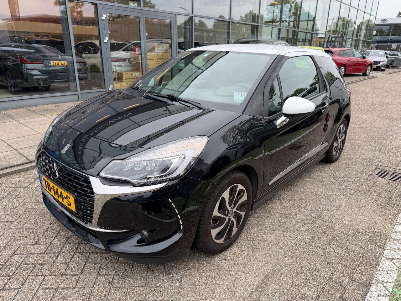 Hatchback DS 3 1.2 PureTech So Chic | 2018 | 131.220 km | TB144S | NAP: Logisch: picture 1