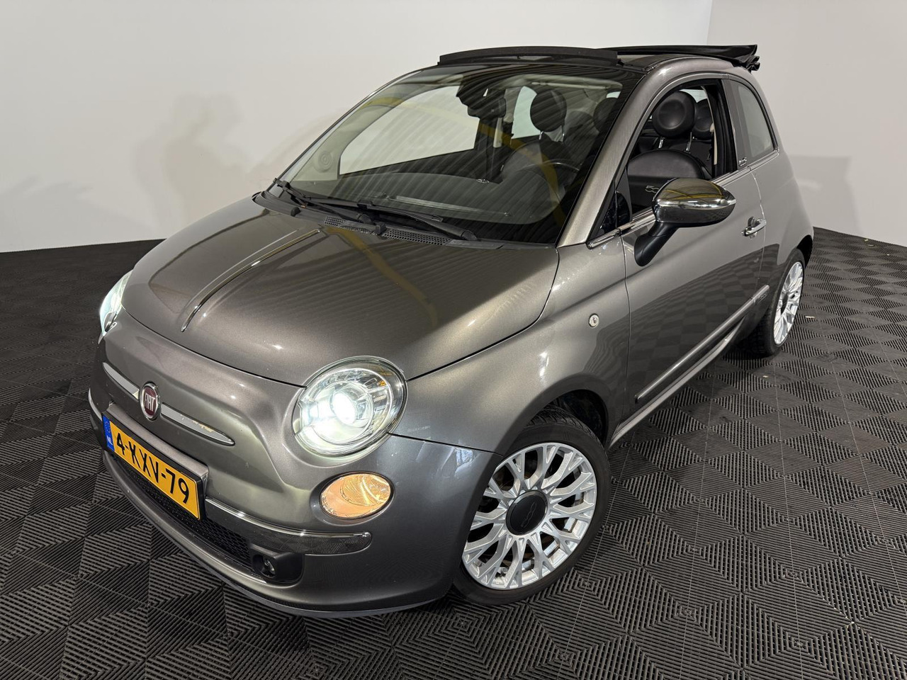 Fiat | 500 C | 0.9 TwinAir Lounge | 2013 | 175.670 km | 4KXV79 | Logisch - Car: picture 1 Fiat | 500 C | 0.9 TwinAir Lounge | 2013 | 175.670 km | 4KXV79 | Logisch - Car: picture 1