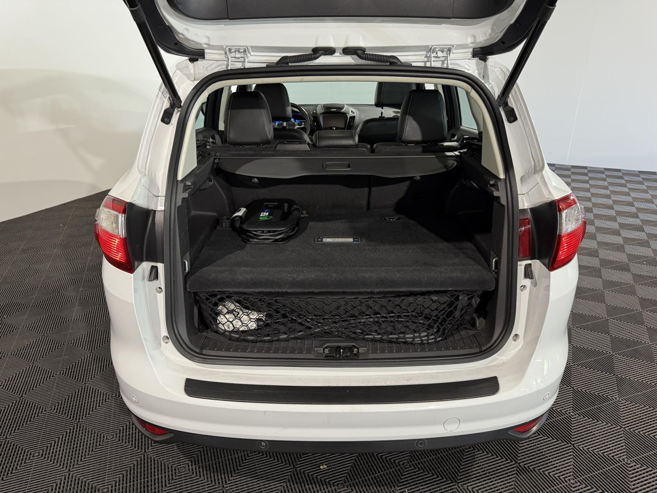 Ford C-Max 2.0 Plug-in Hybrid Titanium Plus | 2015 | 233.632 km | HL-834-P - Car: picture 4 Ford C-Max 2.0 Plug-in Hybrid Titanium Plus | 2015 | 233.632 km | HL-834-P - Car: picture 4