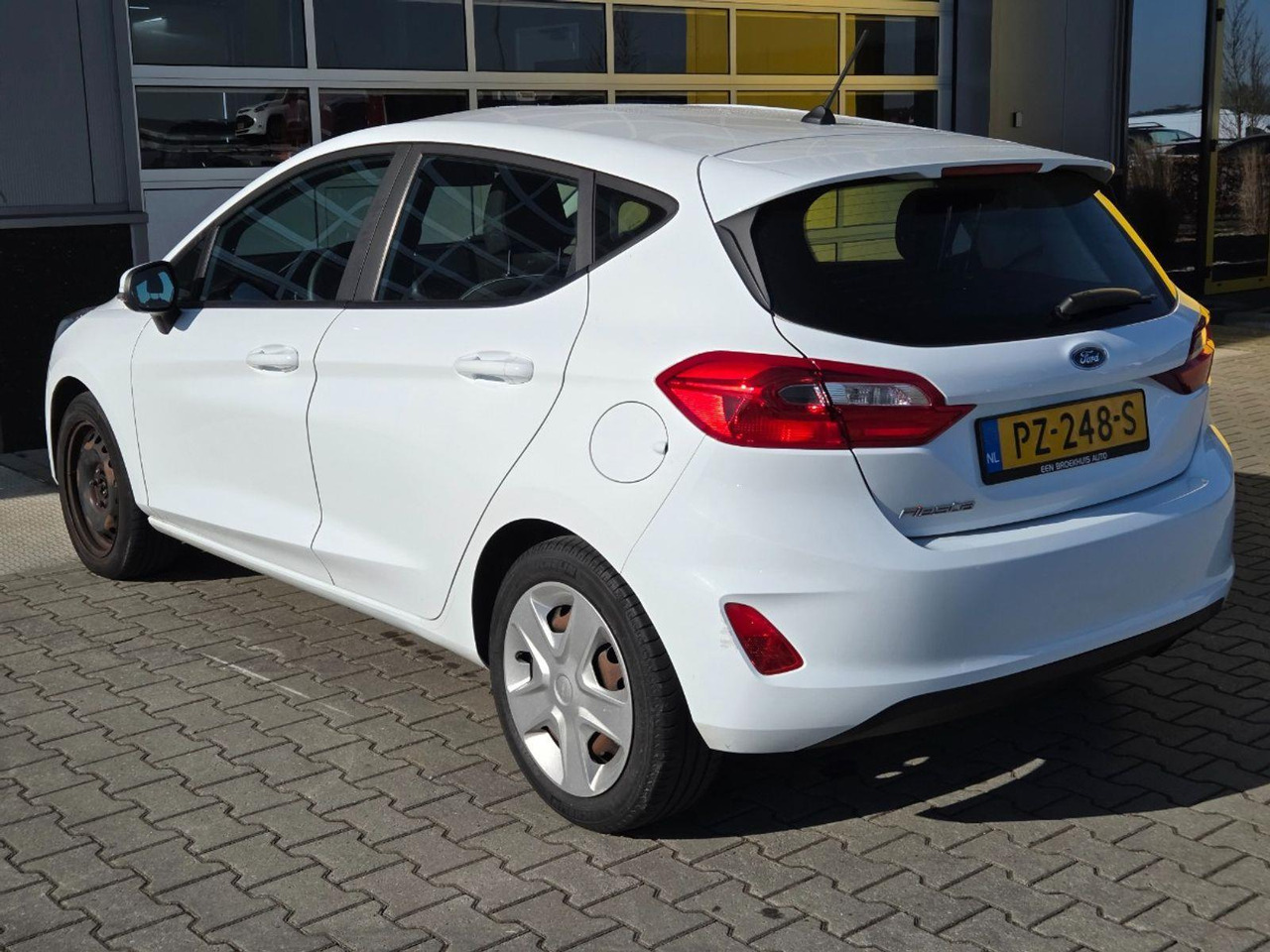 Ford Fiesta 1.1 Trend | 2017 | 145.164 km | PZ248S | NAP: Logisch - Hatchback: picture 3 Ford Fiesta 1.1 Trend | 2017 | 145.164 km | PZ248S | NAP: Logisch - Hatchback: picture 3