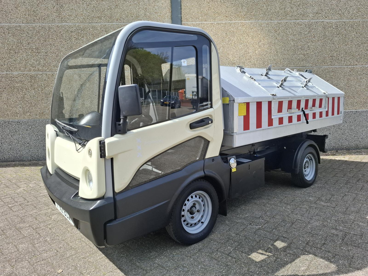Goupil G5 Elektrische Stratenreinigingsmachine T-92-BSX - Electric utility vehicle: picture 1 Goupil G5 Elektrische Stratenreinigingsmachine T-92-BSX - Electric utility vehicle: picture 1