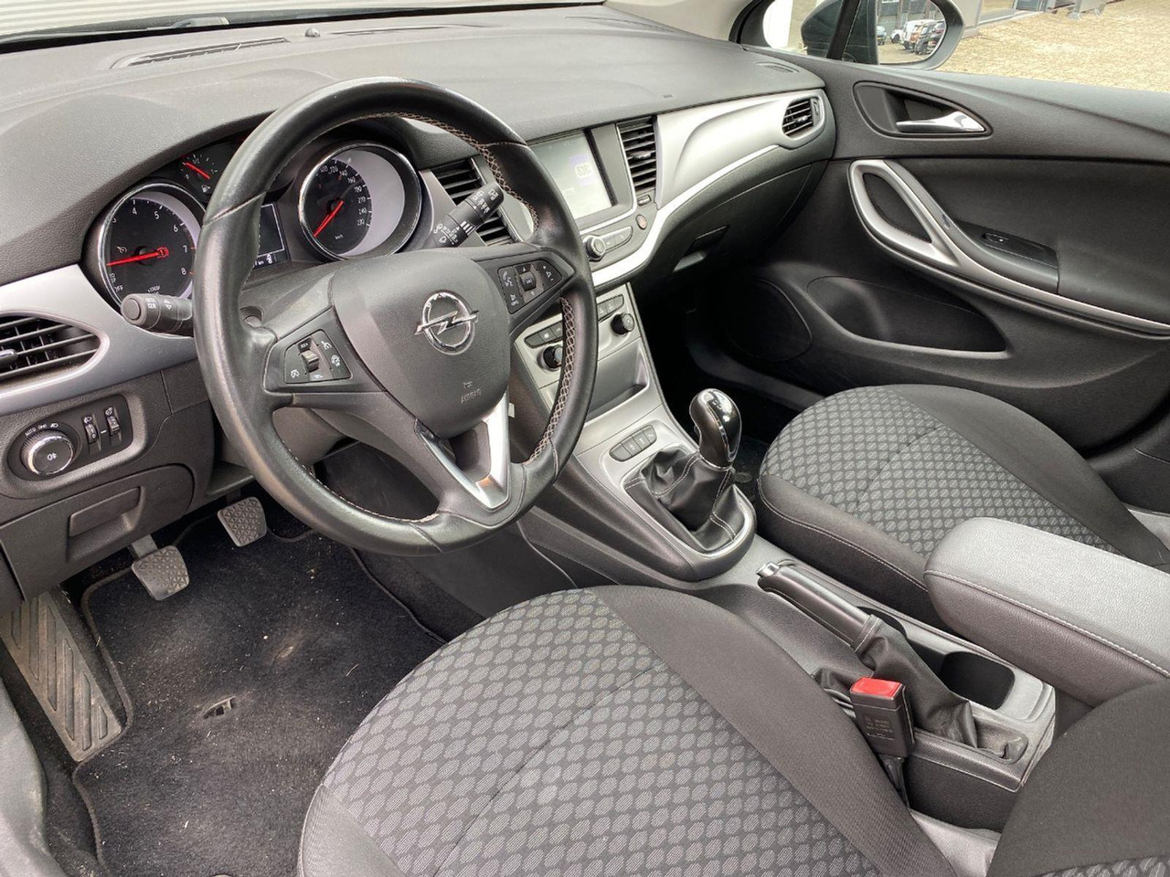 Opel Astra 1.0 Online Edition | 2017 | 112.576 km | NX650T | NAP: Logisch - Hatchback: picture 5 Opel Astra 1.0 Online Edition | 2017 | 112.576 km | NX650T | NAP: Logisch - Hatchback: picture 5