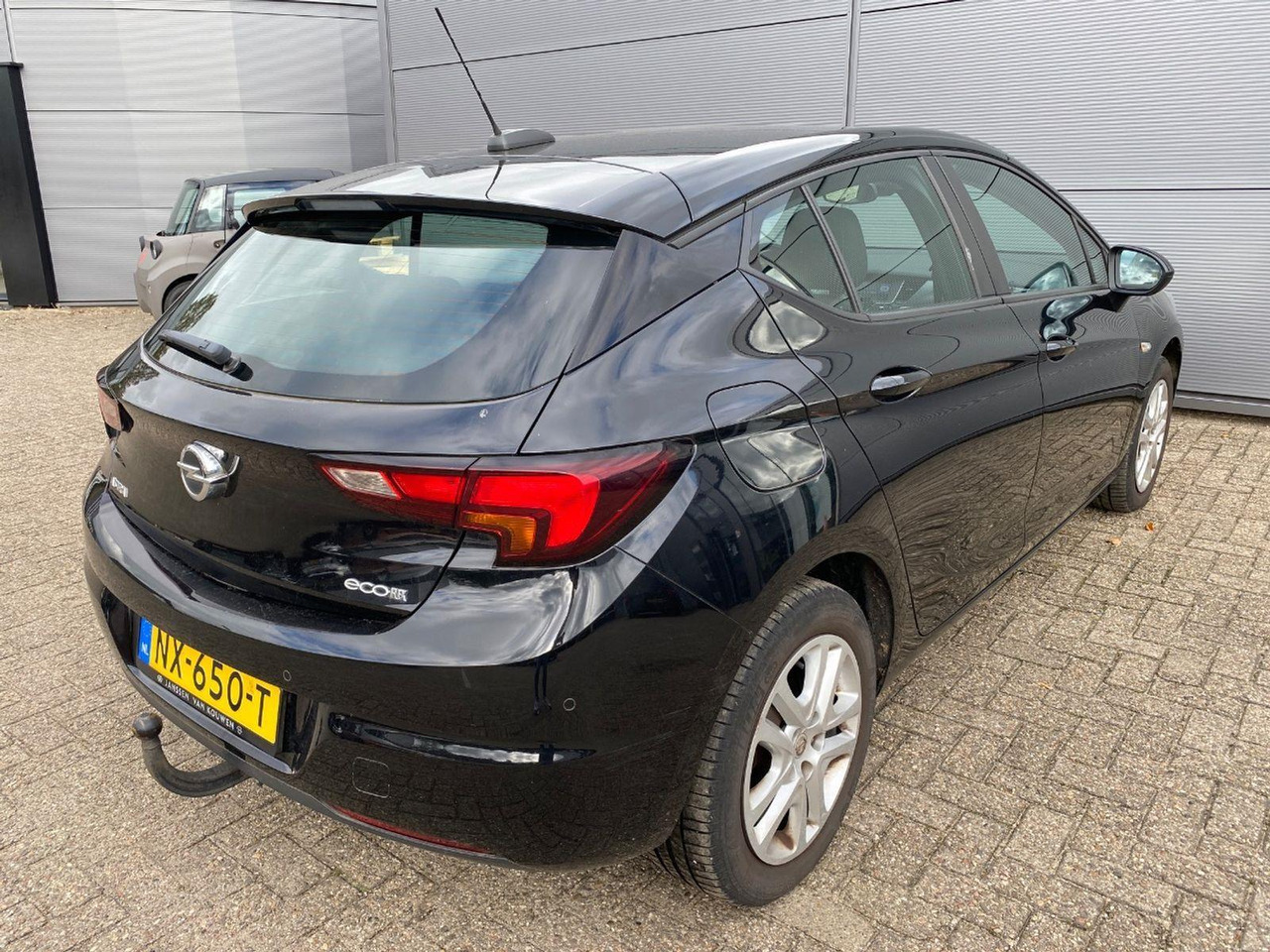 Opel Astra 1.0 Online Edition | 2017 | 112.576 km | NX650T | NAP: Logisch - Hatchback: picture 4 Opel Astra 1.0 Online Edition | 2017 | 112.576 km | NX650T | NAP: Logisch - Hatchback: picture 4