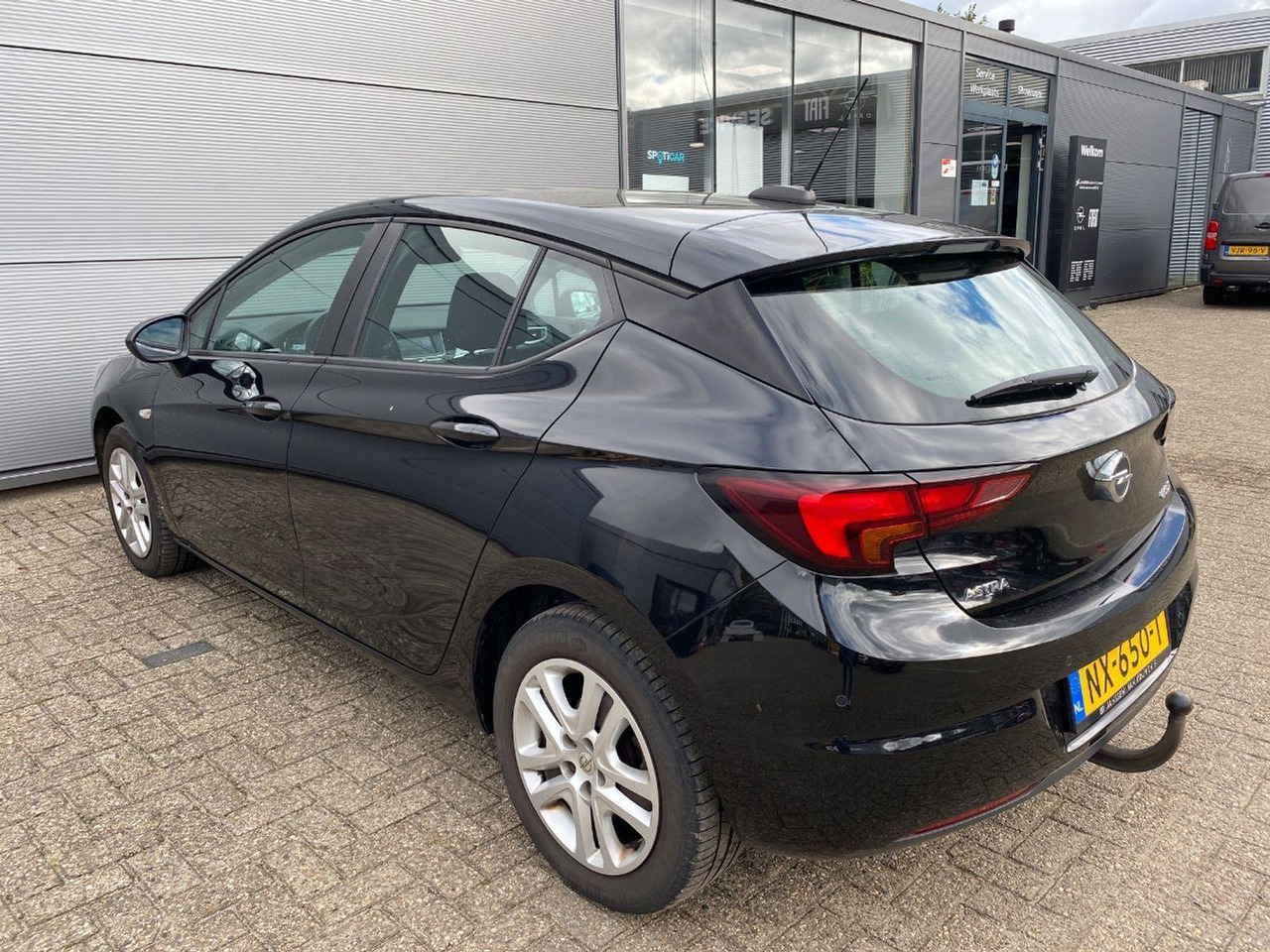 Opel Astra 1.0 Online Edition | 2017 | 112.576 km | NX650T | NAP: Logisch - Hatchback: picture 3 Opel Astra 1.0 Online Edition | 2017 | 112.576 km | NX650T | NAP: Logisch - Hatchback: picture 3
