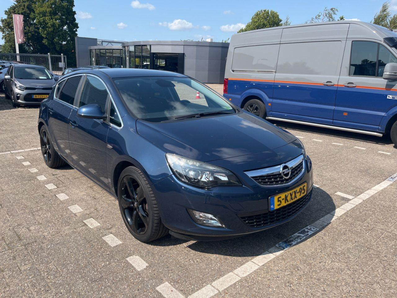 Opel Astra 1.4 Turbo GT | 2012 | 183.782 km | 5KXX95 | NAP: Geen oordeel - Car: picture 2 Opel Astra 1.4 Turbo GT | 2012 | 183.782 km | 5KXX95 | NAP: Geen oordeel - Car: picture 2