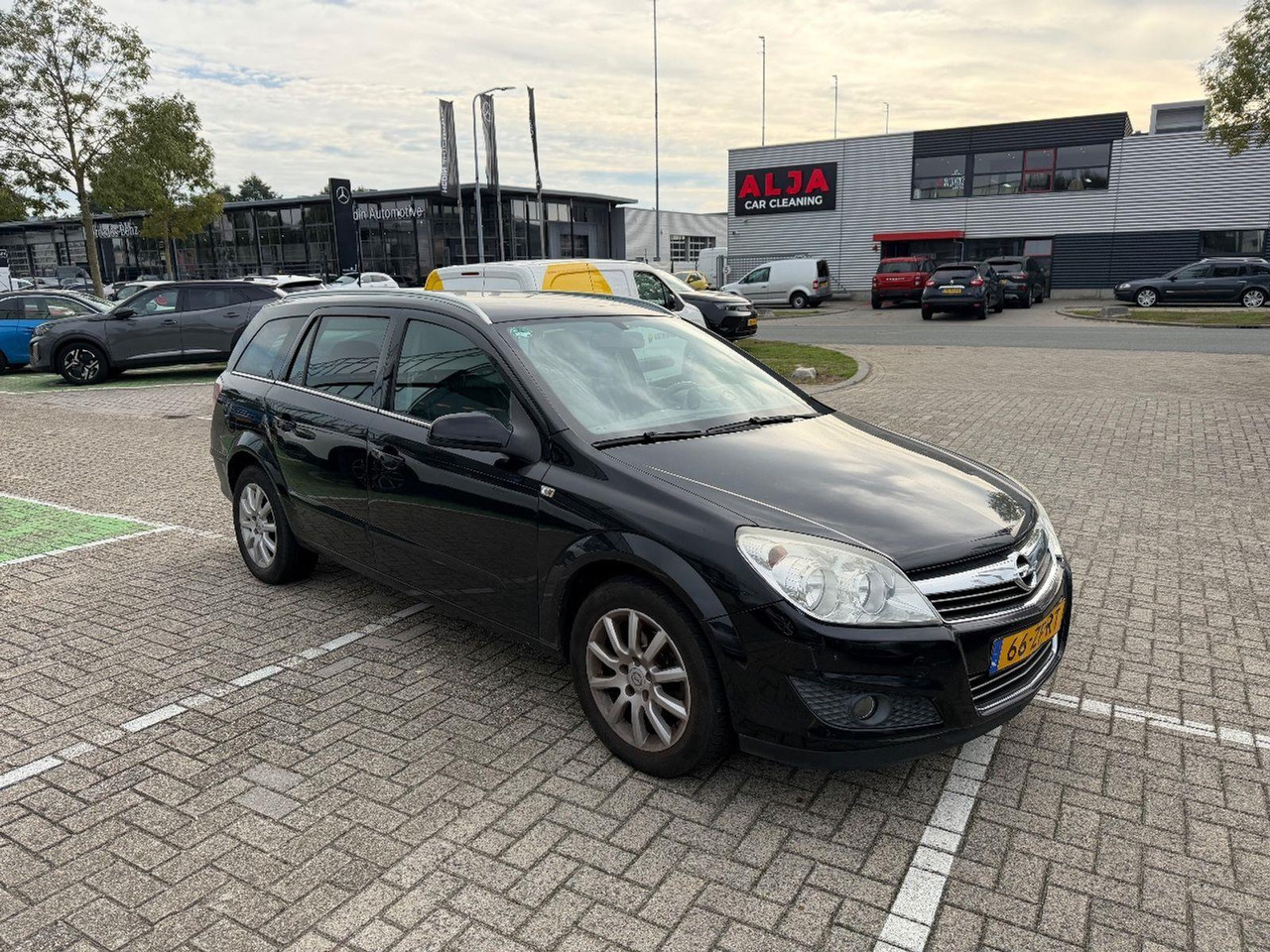 Opel Astra Wagon 1.6 Executive | 2008 | 202.165 km | 66ZFRT | NAP: Logisch - Car: picture 2 Opel Astra Wagon 1.6 Executive | 2008 | 202.165 km | 66ZFRT | NAP: Logisch - Car: picture 2