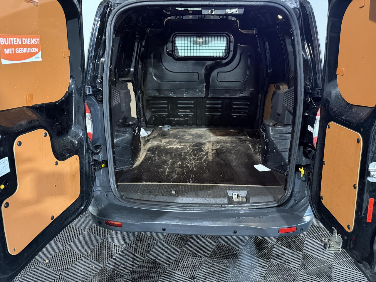 Ford | Transit Courier | 1.5 TDCI Trend | 2017 | 216.300 km | V269HF | Logisch - Other machinery: picture 2 Ford | Transit Courier | 1.5 TDCI Trend | 2017 | 216.300 km | V269HF | Logisch - Other machinery: picture 2