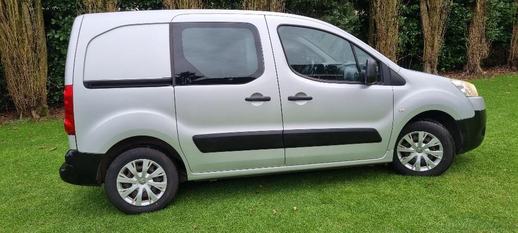Peugeot Partner 120 1.6 HDI L1 XT Profit + | 2011 | 117.486 km | 7-VLP-25 - Other machinery: picture 3 Peugeot Partner 120 1.6 HDI L1 XT Profit + | 2011 | 117.486 km | 7-VLP-25 - Other machinery: picture 3