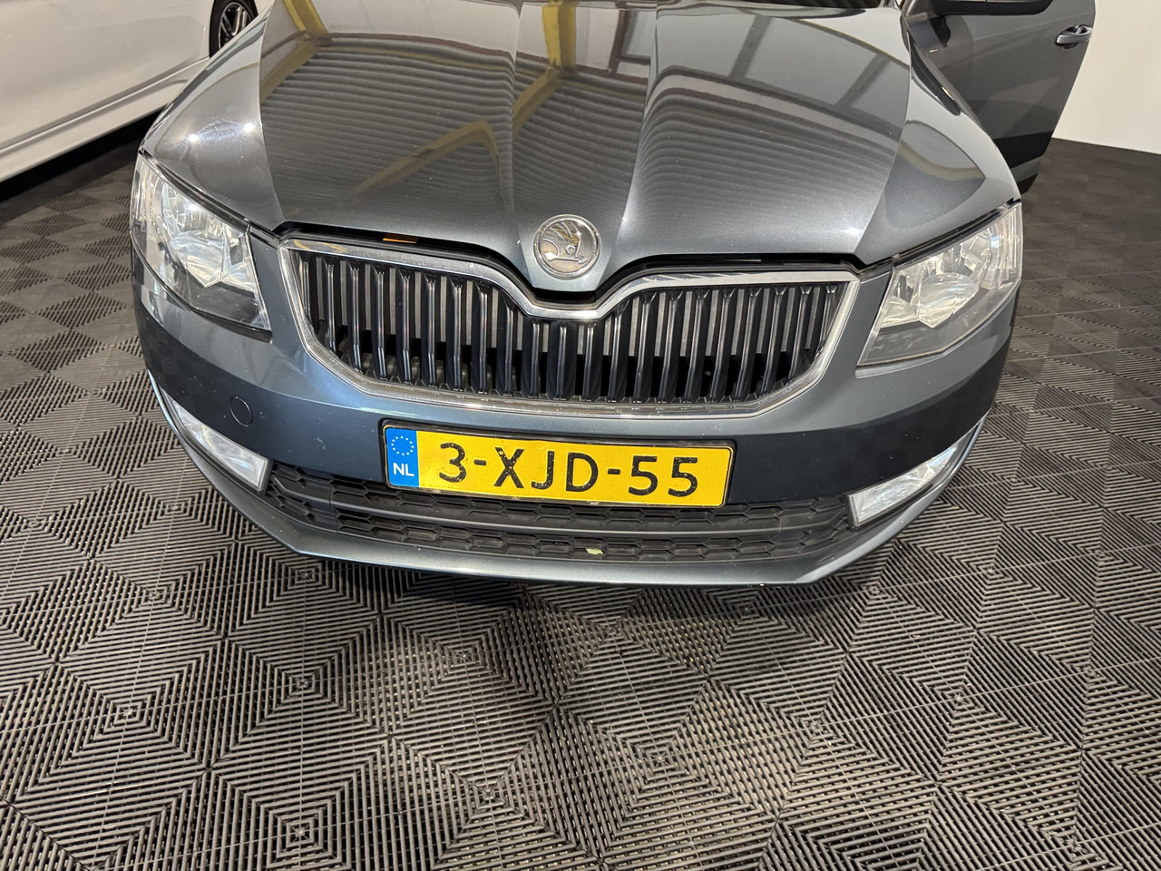 Skoda Octavia Combi 1.2 TSI Greentech Ambition Businessline | 2014 | 209.293 km | 3-XJD-55 - Other machinery: picture 2 Skoda Octavia Combi 1.2 TSI Greentech Ambition Businessline | 2014 | 209.293 km | 3-XJD-55 - Other machinery: picture 2