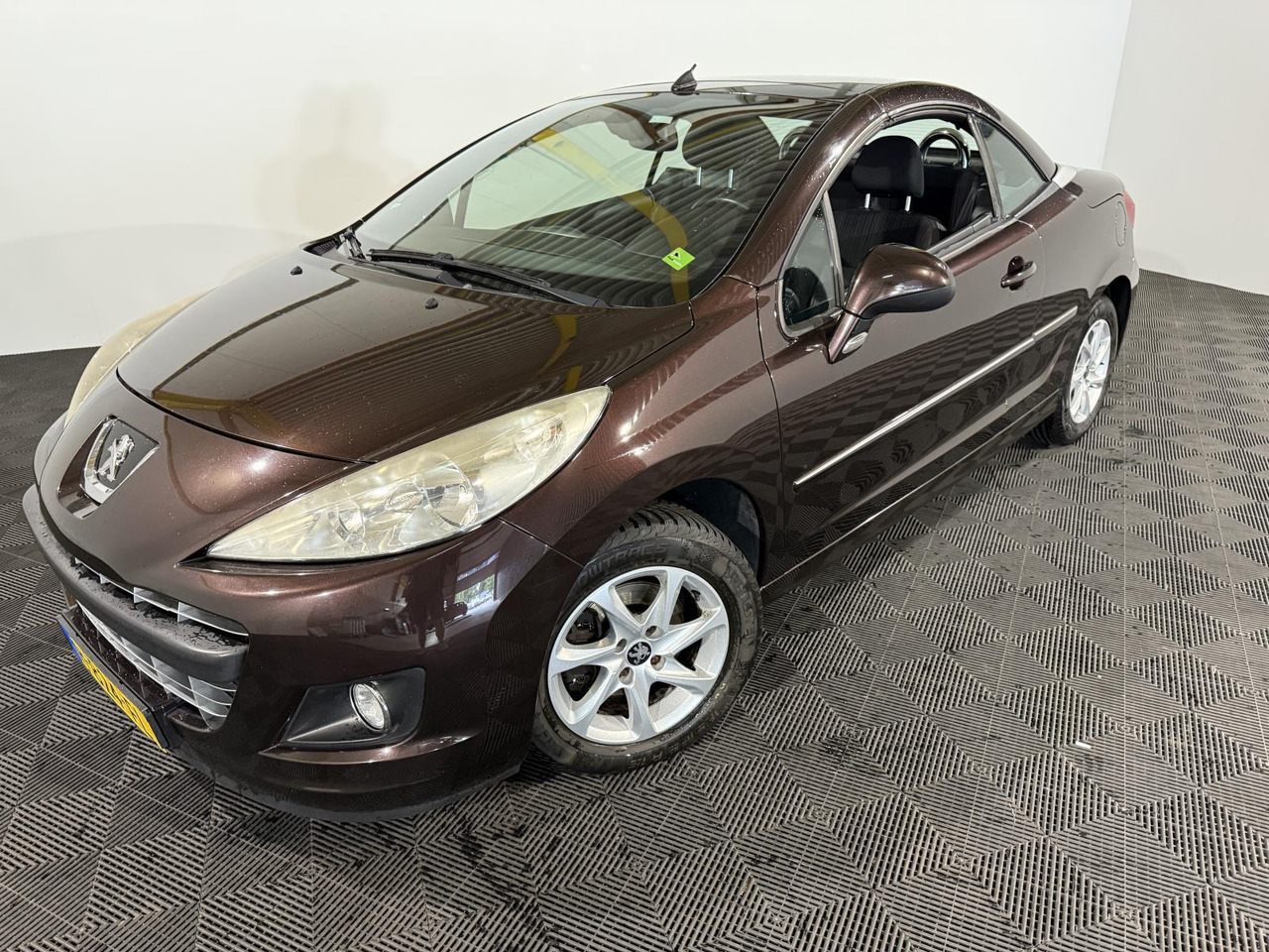 Peugeot 207 CC 1.6 VTI | 2012 | 168.808 km | H-824-FL - Car: picture 1 Peugeot 207 CC 1.6 VTI | 2012 | 168.808 km | H-824-FL - Car: picture 1