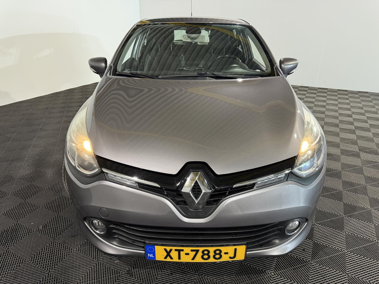 Renault | Clio | 0.9 TCe Dynamique | 2016 | 192.462 km | XT788J | Geen oordeel - Hatchback: picture 2 Renault | Clio | 0.9 TCe Dynamique | 2016 | 192.462 km | XT788J | Geen oordeel - Hatchback: picture 2