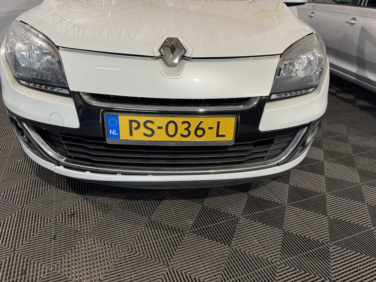 Renault Mégane Estate 1.2 TCe Collection | 2013 | 186.058 km | PS-036-L - Car: picture 2 Renault Mégane Estate 1.2 TCe Collection | 2013 | 186.058 km | PS-036-L - Car: picture 2