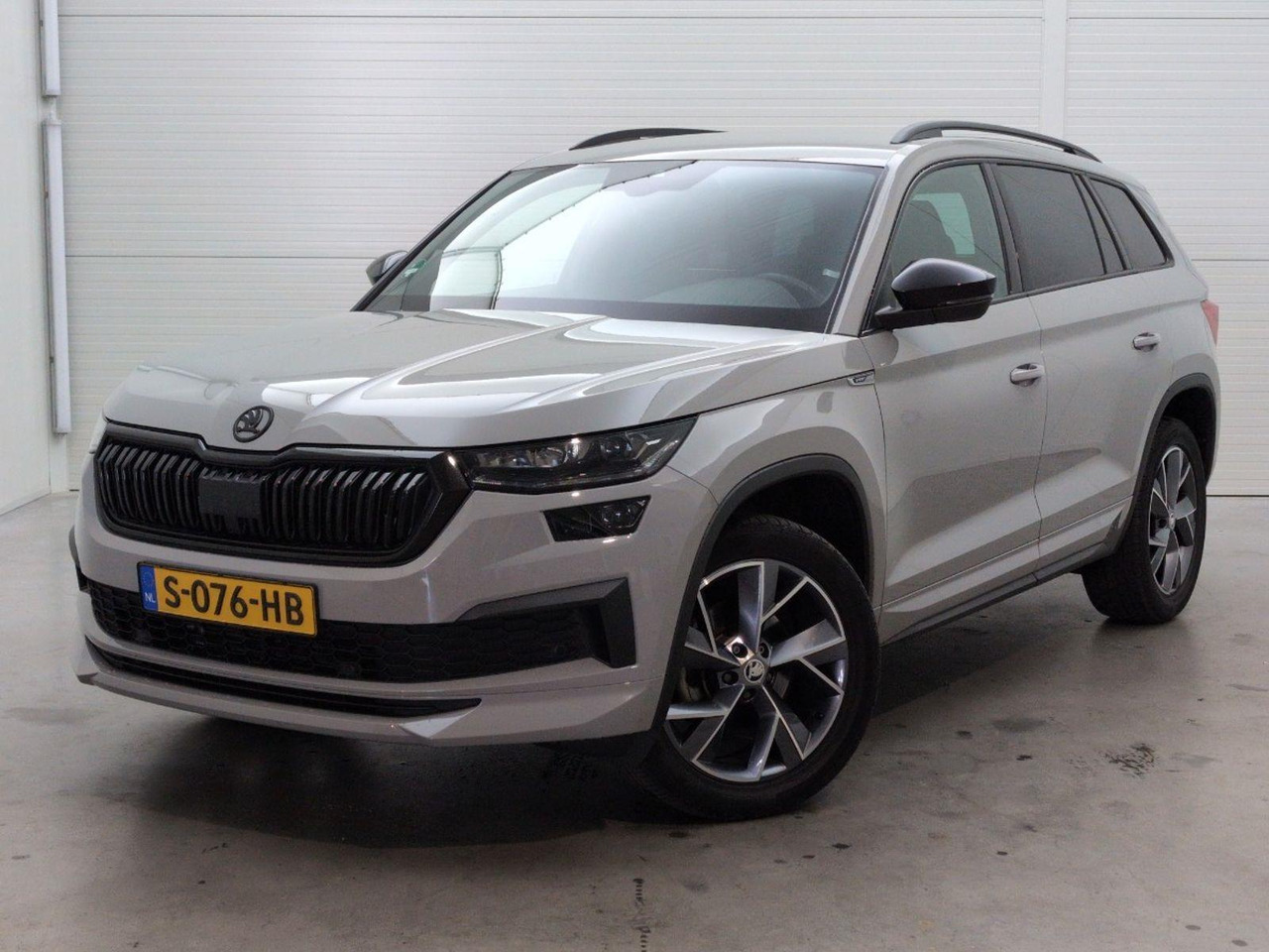 Skoda Kodiaq 1.5 TSI Sportline Business | 2023 | 87.432 km | Automaat | S076HB | NAP: Logisch - SUV: picture 1 Skoda Kodiaq 1.5 TSI Sportline Business | 2023 | 87.432 km | Automaat | S076HB | NAP: Logisch - SUV: picture 1