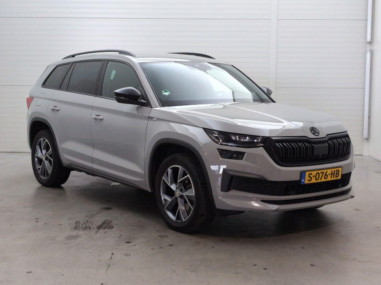 Skoda Kodiaq 1.5 TSI Sportline Business | 2023 | 87.432 km | Automaat | S076HB | NAP: Logisch - SUV: picture 2 Skoda Kodiaq 1.5 TSI Sportline Business | 2023 | 87.432 km | Automaat | S076HB | NAP: Logisch - SUV: picture 2