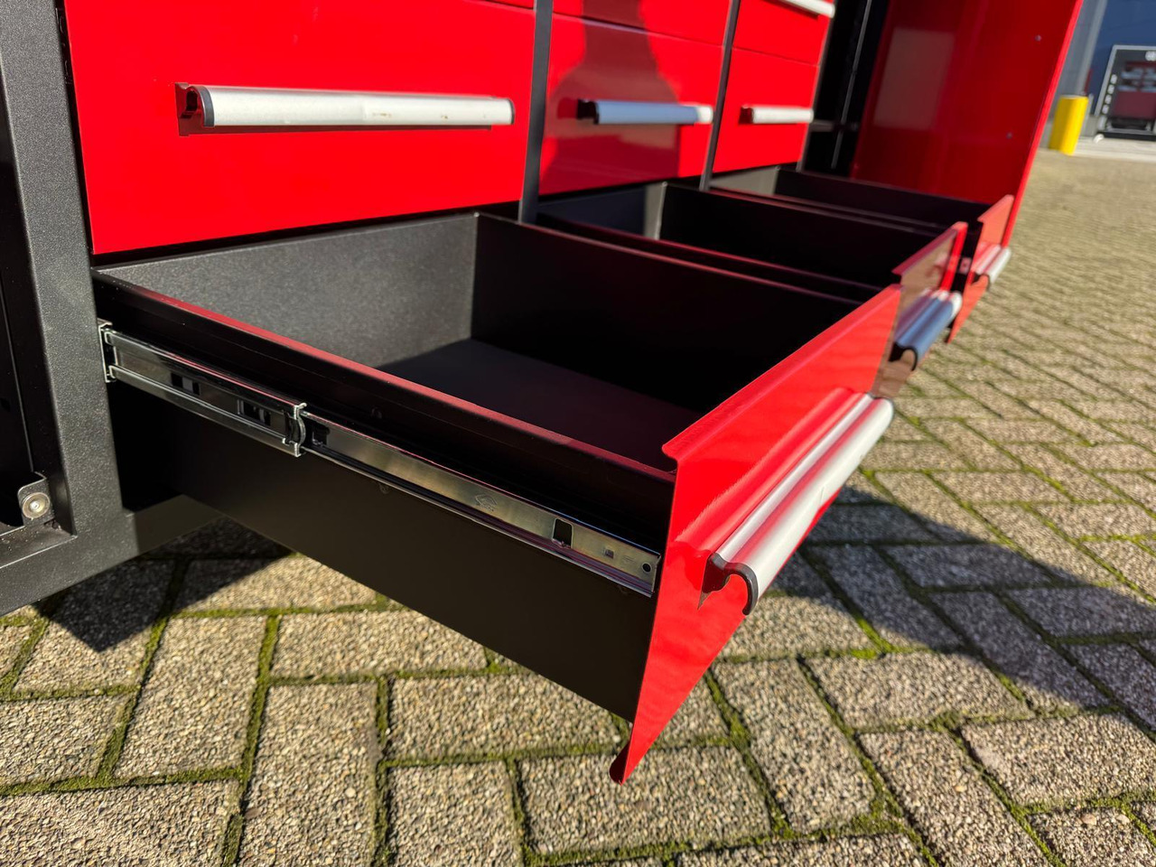 StahlWorks 10FT-12D-2-01C Gereedschapswand met 12 Lades en 2 Deuren (Nieuw) - Workshop equipment: picture 3 StahlWorks 10FT-12D-2-01C Gereedschapswand met 12 Lades en 2 Deuren (Nieuw) - Workshop equipment: picture 3