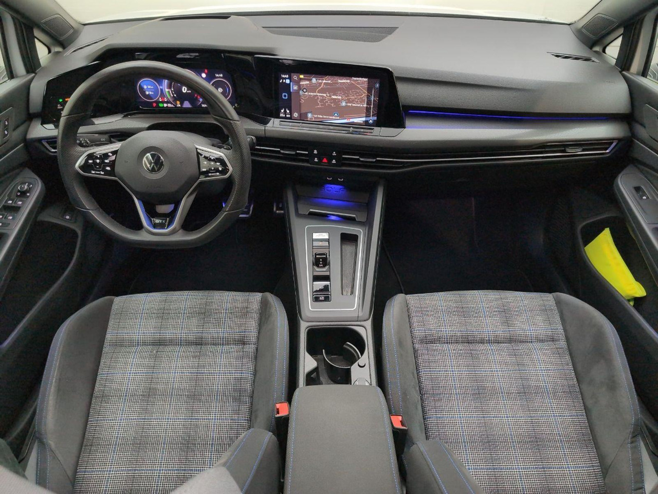 Volkswagen Golf 1.4 eHybrid GTE | 2022 | 76.195 km | Automaat | Z202RF | NAP: Geen oordeel - Hatchback: picture 5 Volkswagen Golf 1.4 eHybrid GTE | 2022 | 76.195 km | Automaat | Z202RF | NAP: Geen oordeel - Hatchback: picture 5