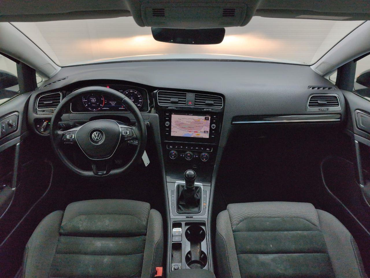 Volkswagen Golf 2.0 TDI Highline Business R | 2017 | 237.328 km | PH479T | NAP: Logisch - Car: picture 5 Volkswagen Golf 2.0 TDI Highline Business R | 2017 | 237.328 km | PH479T | NAP: Logisch - Car: picture 5